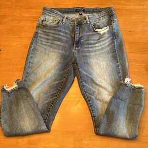 JUDY BLUE DISTRESSED CROPPED JEANS SIZE 14W